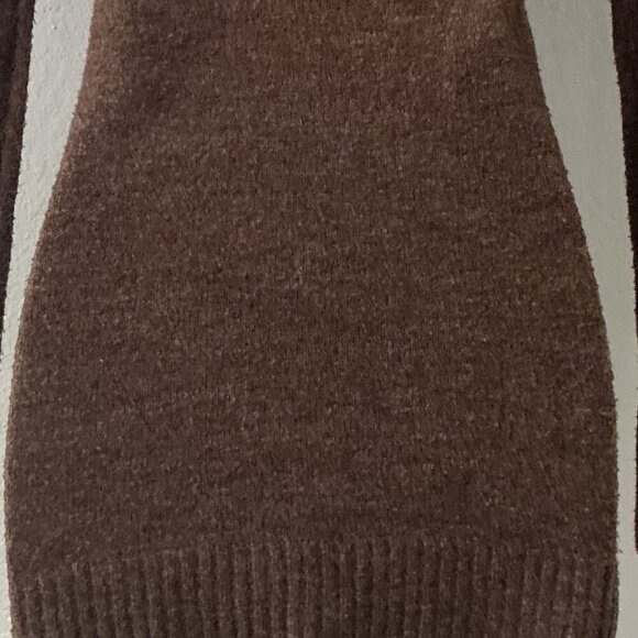 LOVE ROCKS CUT OUT V-NECK PLUNGE SWEATER - Picture 6 of 8